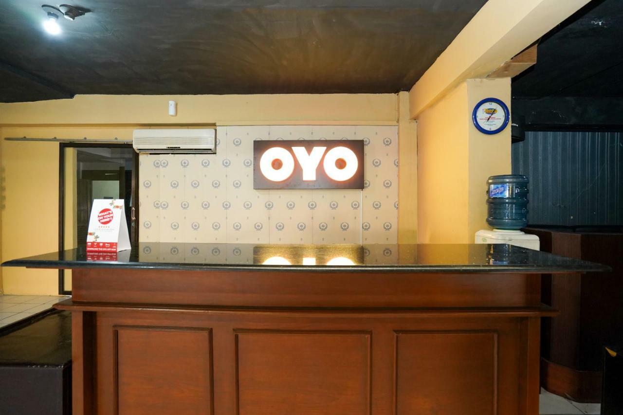 Oyo 1449 Istana Permata Dinoyo Surabaya Esterno foto