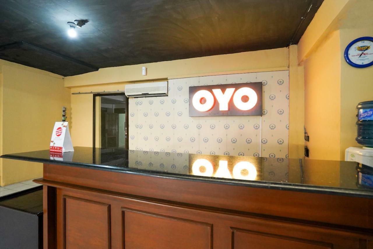 Oyo 1449 Istana Permata Dinoyo Surabaya Esterno foto