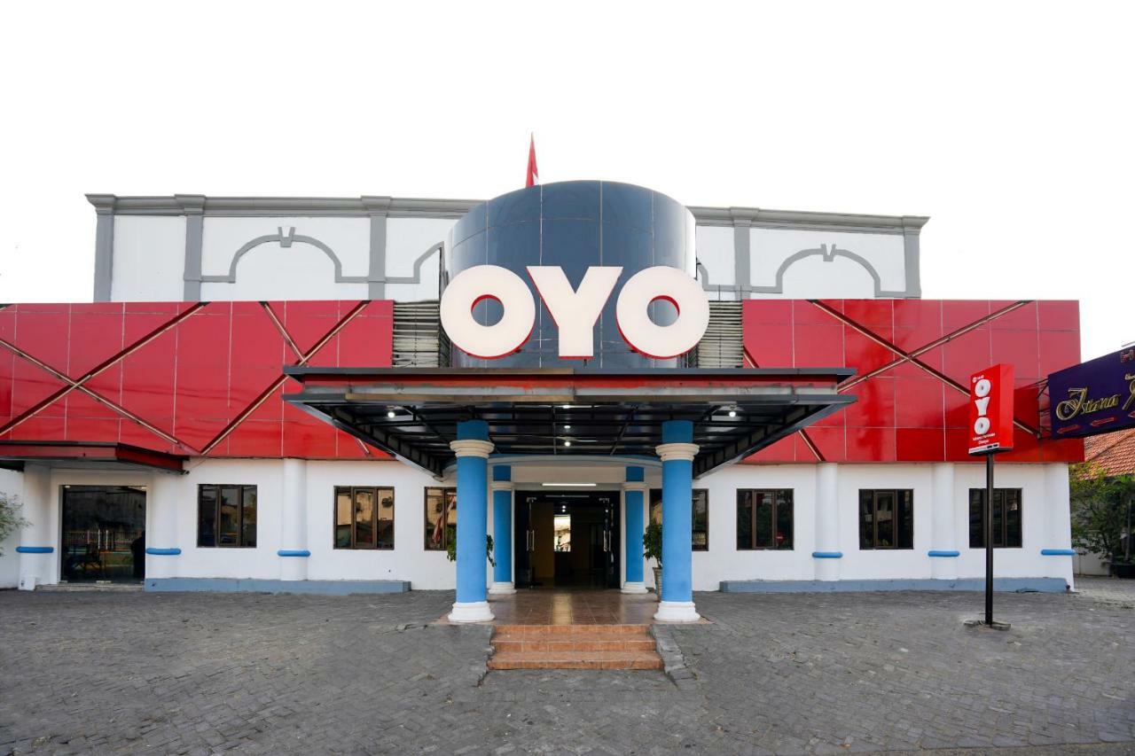 Oyo 1449 Istana Permata Dinoyo Surabaya Esterno foto