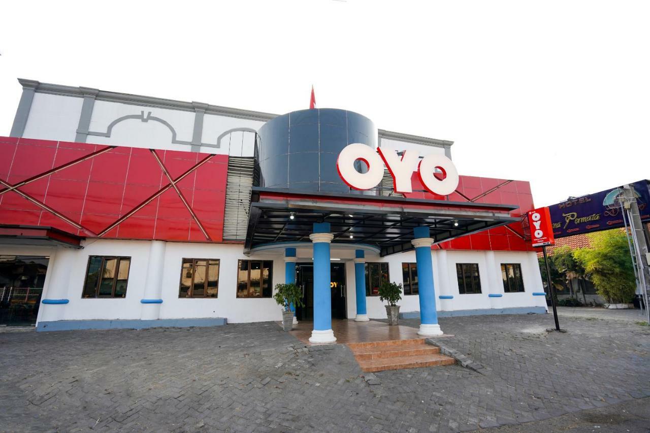 Oyo 1449 Istana Permata Dinoyo Surabaya Esterno foto